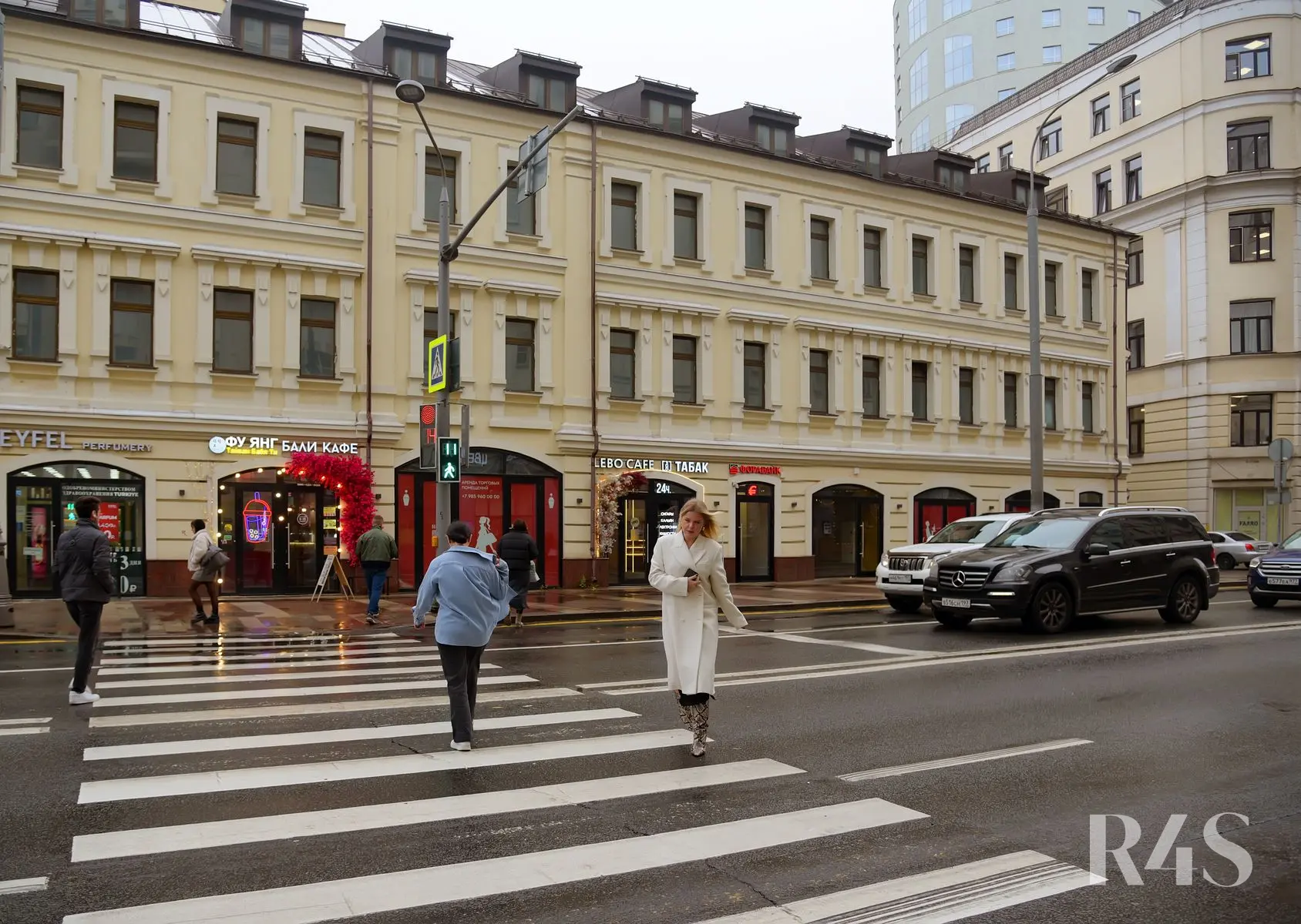 Аренда торговых помещений площадью 12.4 - 265.4 м2 в Москве:  Новослободская, 19с1 R4S | Realty4Sale