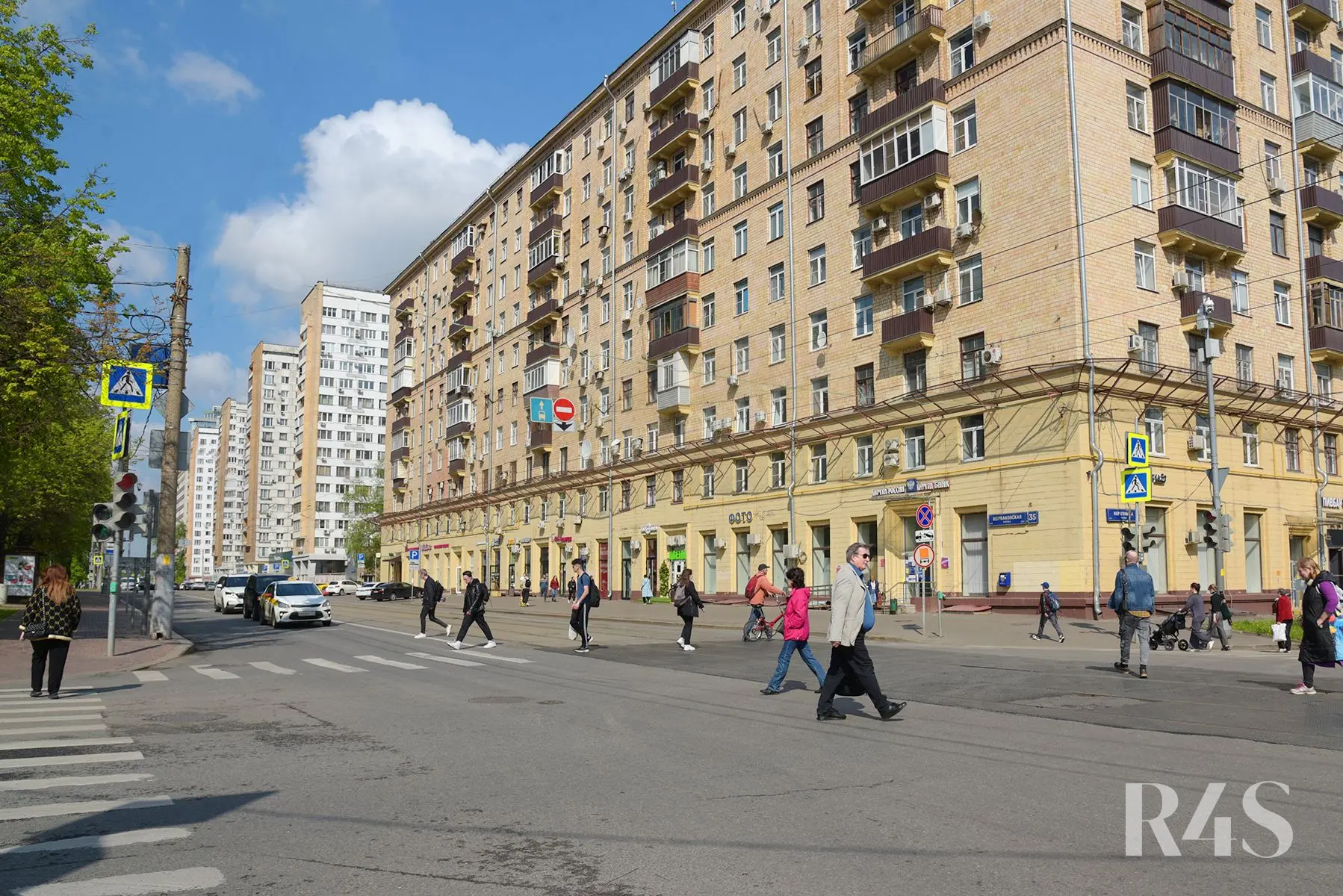 Аренда торговых помещений площадью 19.3 - 205.2 м2 в Москве:  Щербаковская, 35 R4S | Realty4Sale