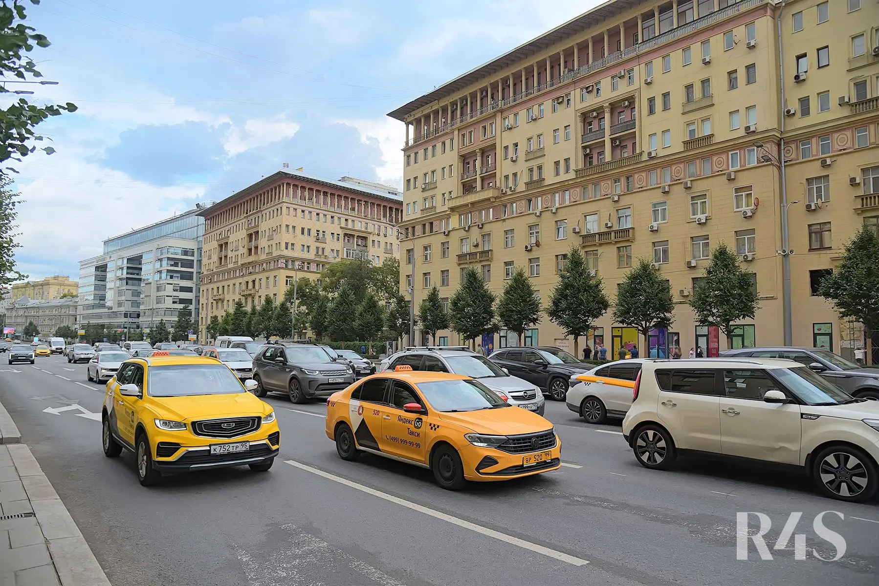 Аренда торгового помещения площадью 91.7 м2 в Москве: Земляной Вал, 25 R4S | Realty4Sale