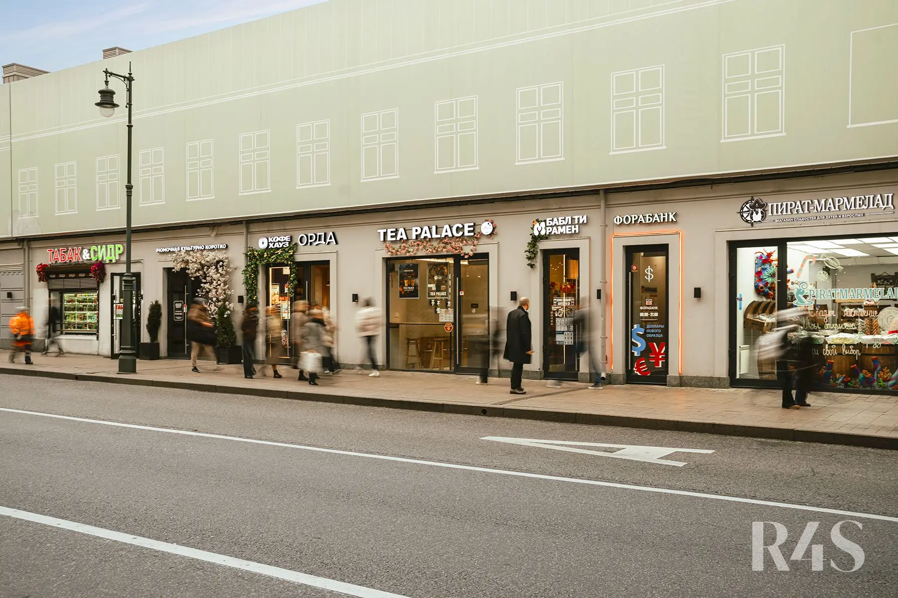 Аренда торговых помещений площадью 15.5 - 209.1 м2 в Москве: Солянка, 2/6 R4S | Realty4Sale