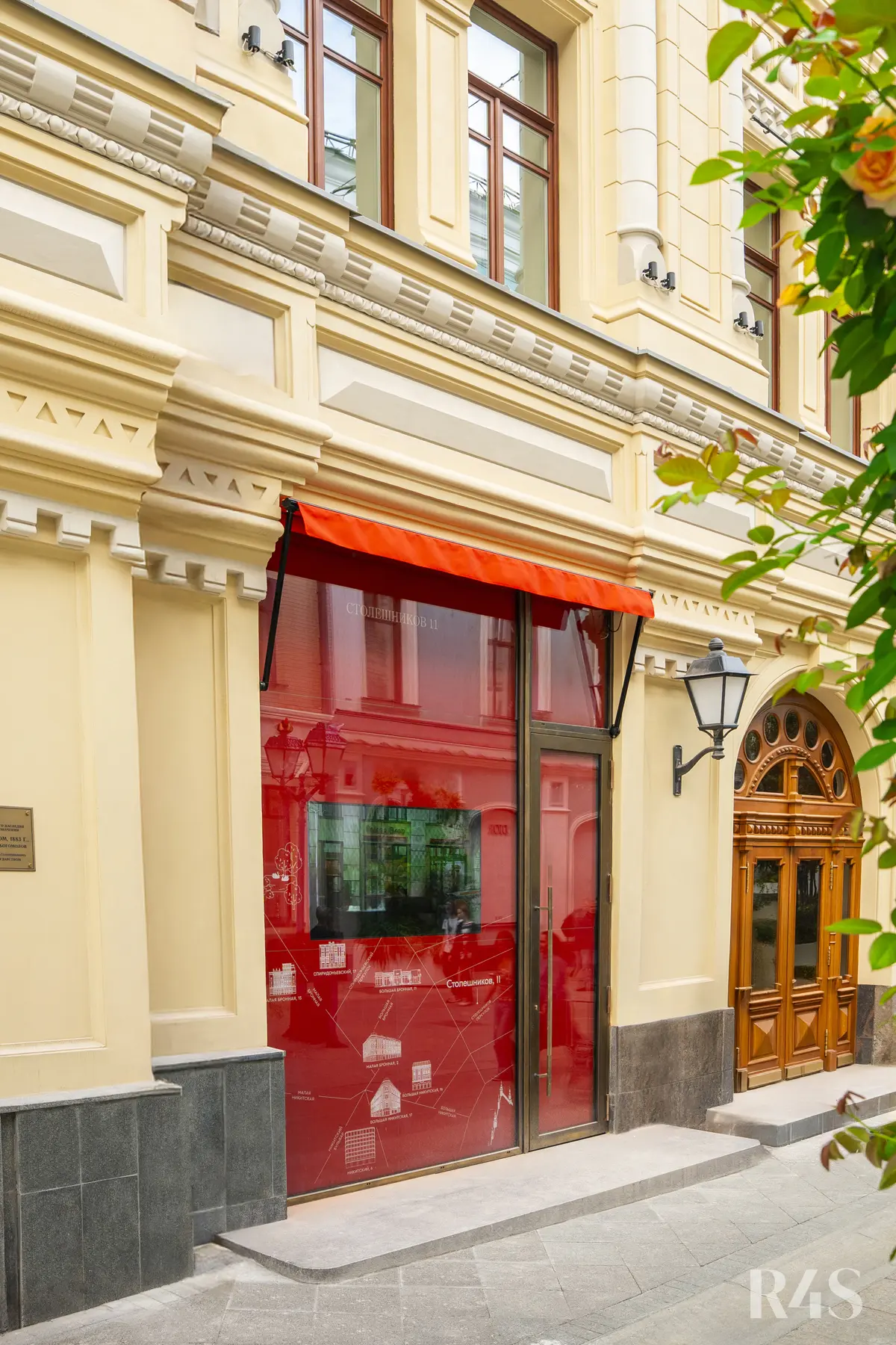 Продажа готового арендного бизнеса площадью 178.7 м2 в Москве: Столешников, 11 R4S | Realty4Sale