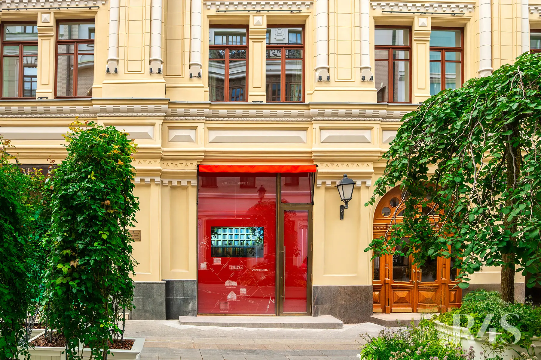 Продажа готового арендного бизнеса площадью 178.7 м2 в Москве: Столешников, 11 R4S | Realty4Sale