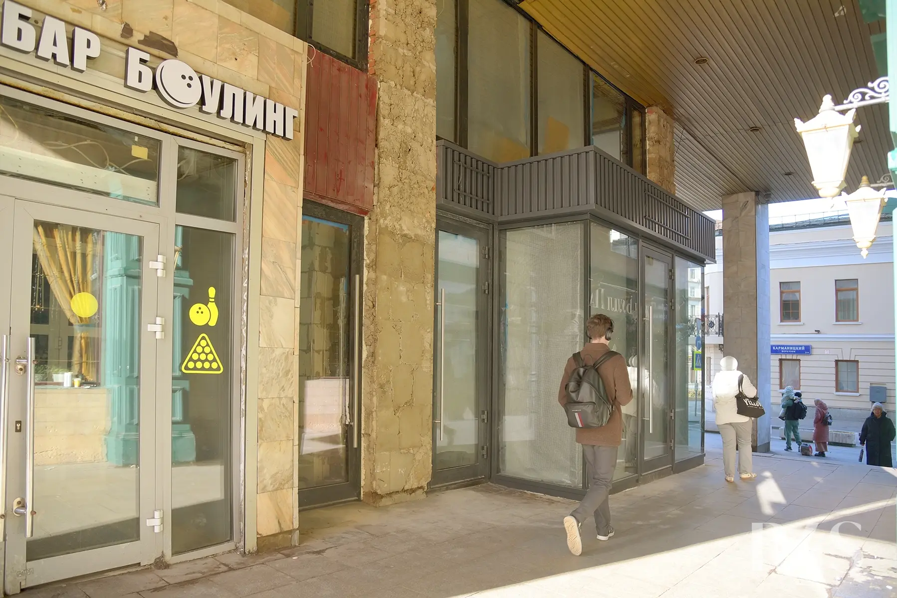 Аренда торговых помещений площадью 3.5 - 218.9 м2 в Москве:  Карманицкий переулок, 9 R4S | Realty4Sale