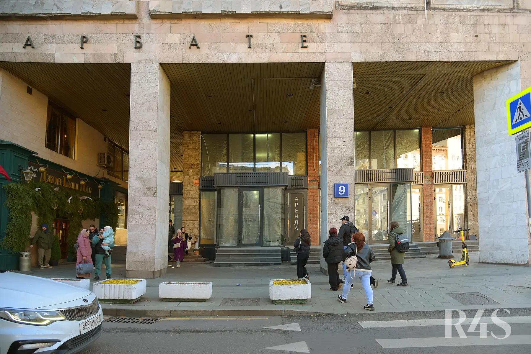 Аренда торговых помещений площадью 3.5 - 218.9 м2 в Москве:  Карманицкий переулок, 9 R4S | Realty4Sale