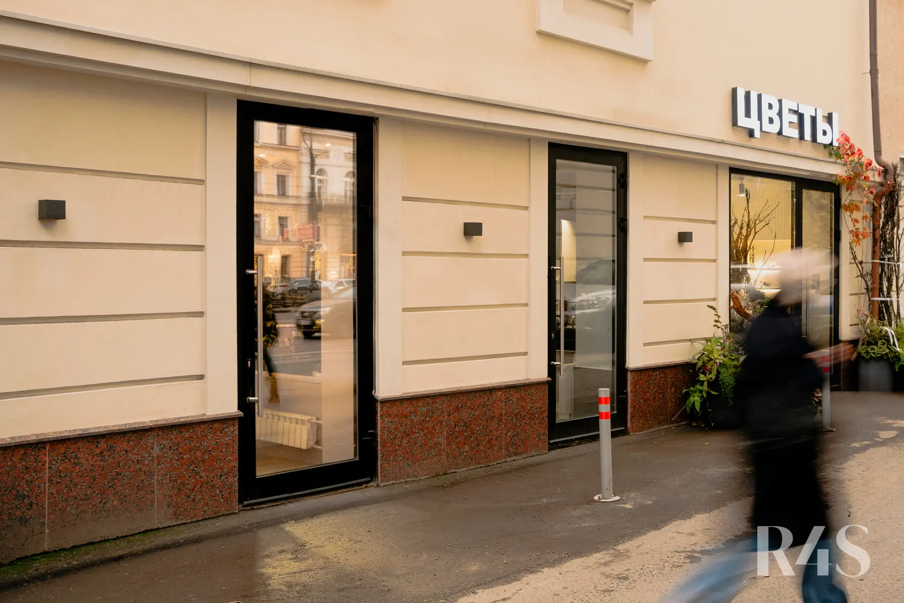Продажа торгового помещения площадью 15.9 м2 в Москве: Новослободская, 19с1 R4S | Realty4Sale