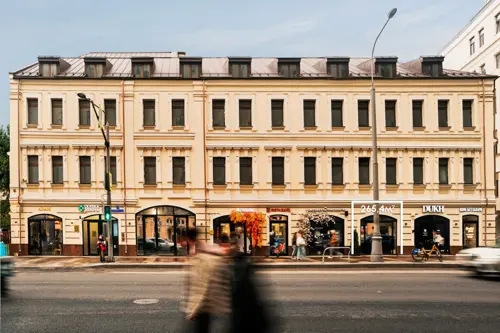 Аренда торговых помещений площадью 13 - 265.4 м2 в Москве: Новослободская, 19с1 R4S | Realty4Sale