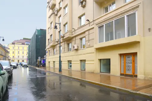 Аренда торгового помещения площадью 248.9 м2 в Москве: Большая Никитская 12/1 R4S | Realty4Sale