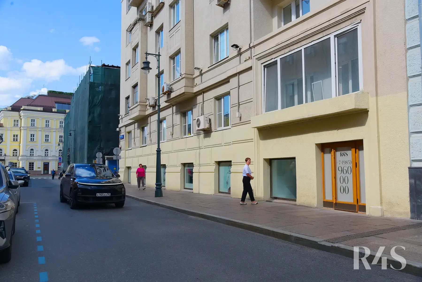 Продажа торгового помещения площадью 248.9 м2 в Москве: Большая Никитская 12/1 R4S | Realty4Sale