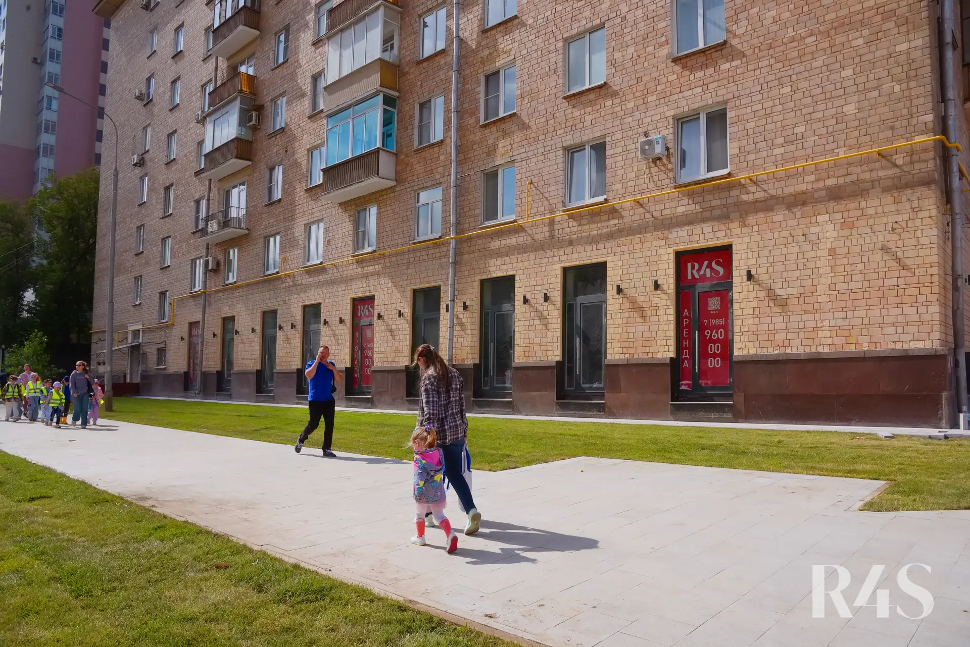 Продажа торговых помещений площадью 12.8 - 264.8 м2 в Москве:  Ленинский проспект, 81 R4S | Realty4Sale