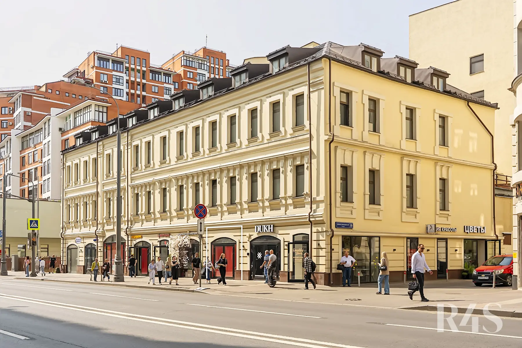 Продажа торгового помещения площадью 265.4 м2 в Москве: Новослободская, 19с1 R4S | Realty4Sale