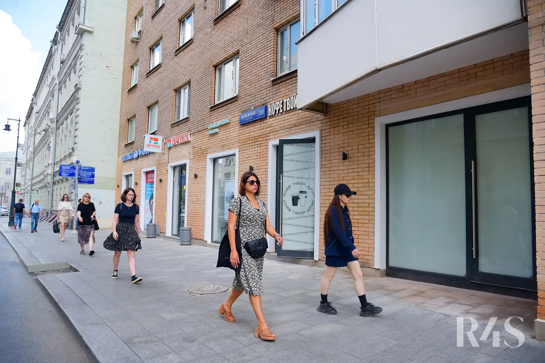 Продажа торгового помещения площадью 25.8 м2 в Москве: Денежный переулок, 30 R4S | Realty4Sale