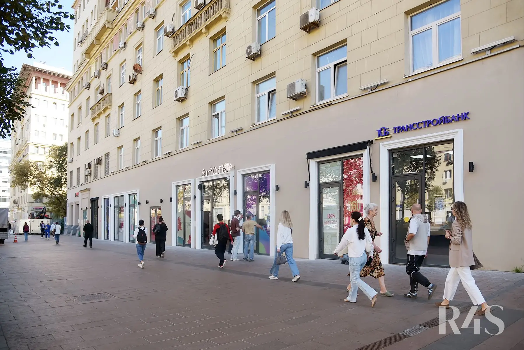 Аренда торговых помещений площадью 138.5 - 209.7 м2 в Москве:  Земляной Вал, 25 R4S | Realty4Sale