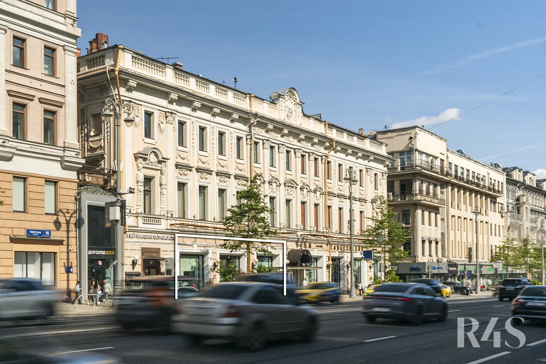 Аренда торгового помещения площадью 460.7 м2 в Москве: Тверская, 14 R4S | Realty4Sale