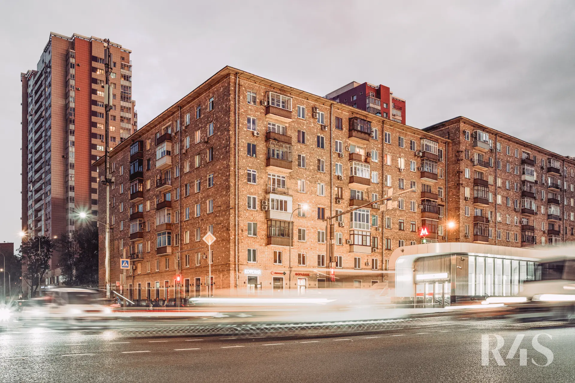 Аренда торговых помещений площадью 18.6 - 137 м2 в Москве:  Ленинский проспект, 81 R4S | Realty4Sale