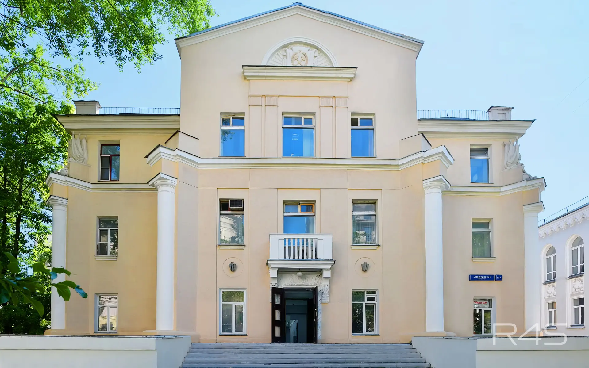 Продажа особняка на Чистых прудах площадью 3299.8 м2 в Москве: Милютинский переулок, 18А R4S | Realty4Sale