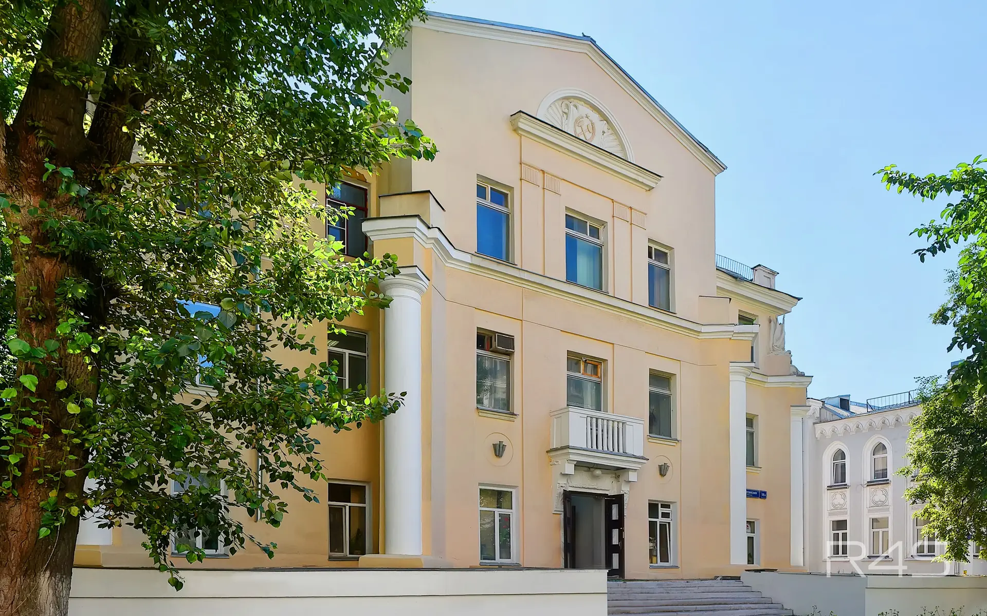 Продажа особняка на Чистых прудах площадью 3299.8 м2 в Москве: Милютинский переулок, 18А R4S | Realty4Sale