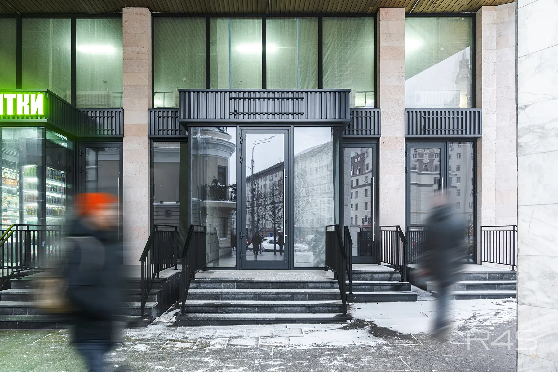 Аренда торговых помещений площадью 3.2 - 218.9 м2 в Москве: Карманицкий переулок, 9 R4S | Realty4Sale