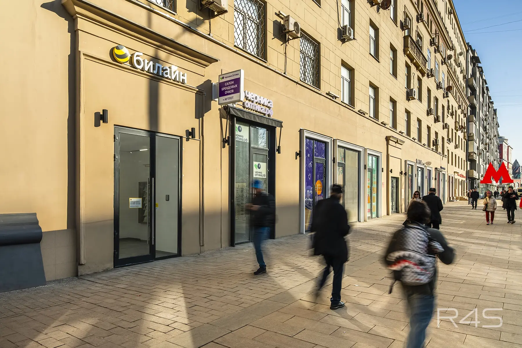 Продажа торговых помещений площадью 55.7 - 81.9 м2 в Москве: Земляной Вал, 25 R4S | Realty4Sale