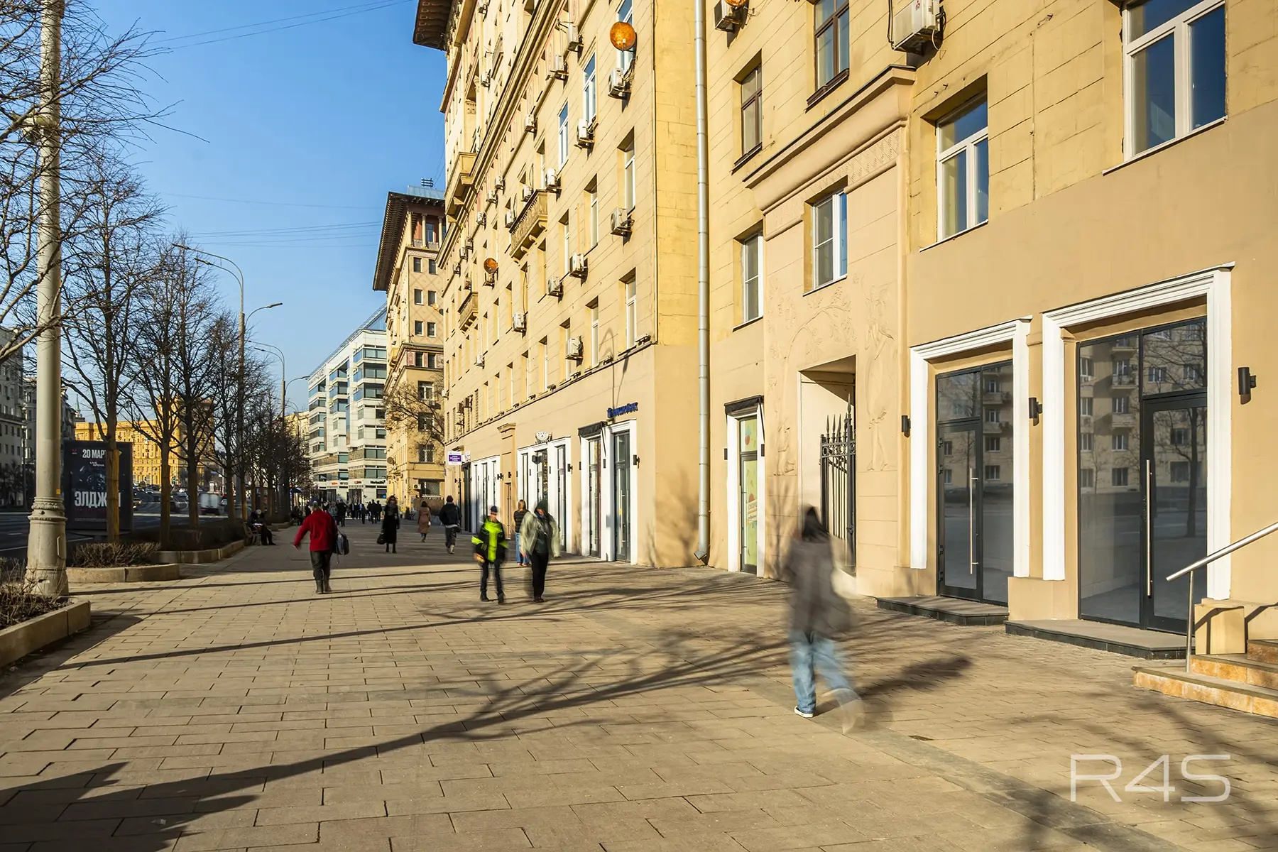 Продажа торговых помещений площадью 55.7 - 81.9 м2 в Москве: Земляной Вал, 25 R4S | Realty4Sale