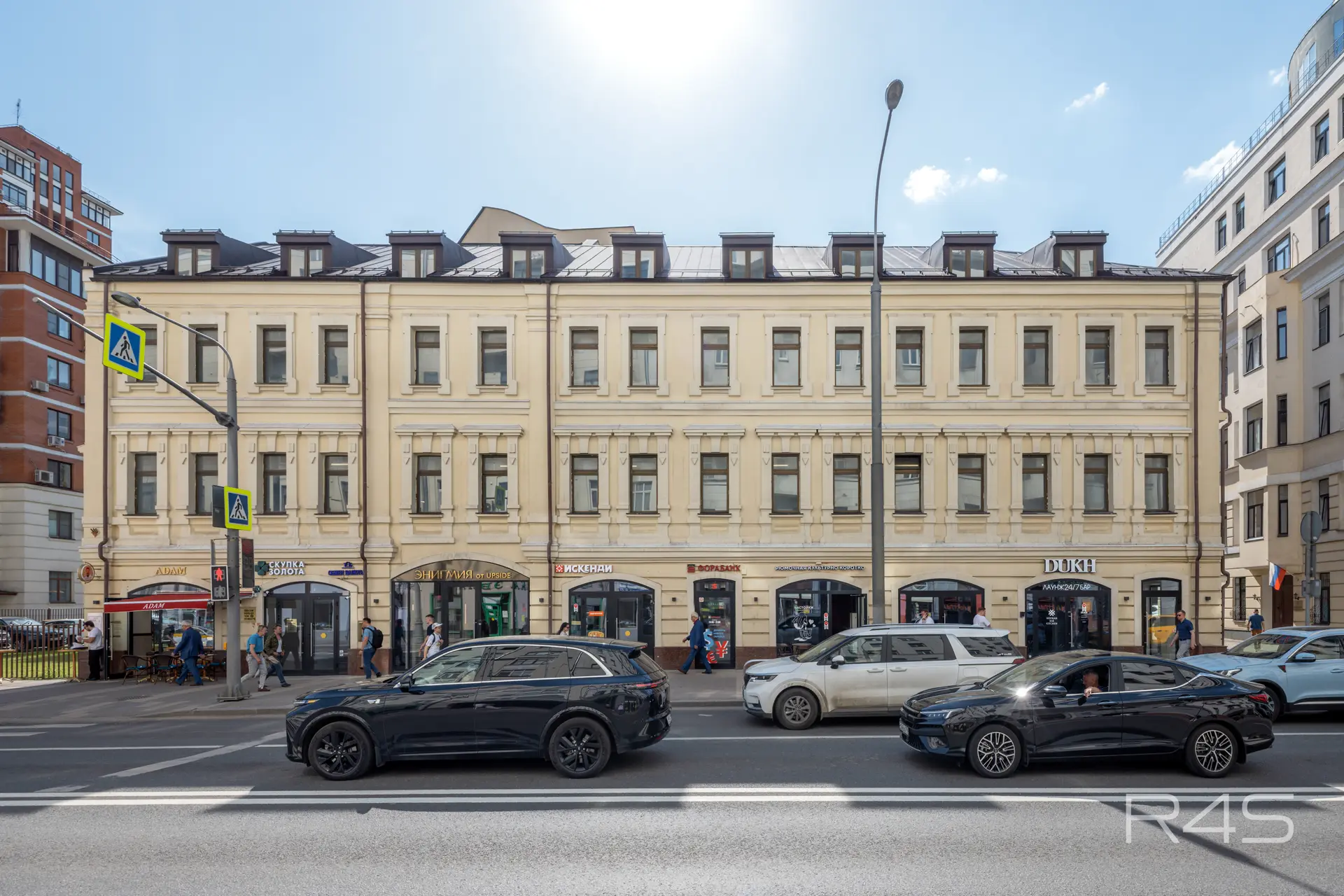 Аренда торговых помещений площадью 13.9 - 20.2 м2 в Москве: Новослободская, 19с1 R4S | Realty4Sale