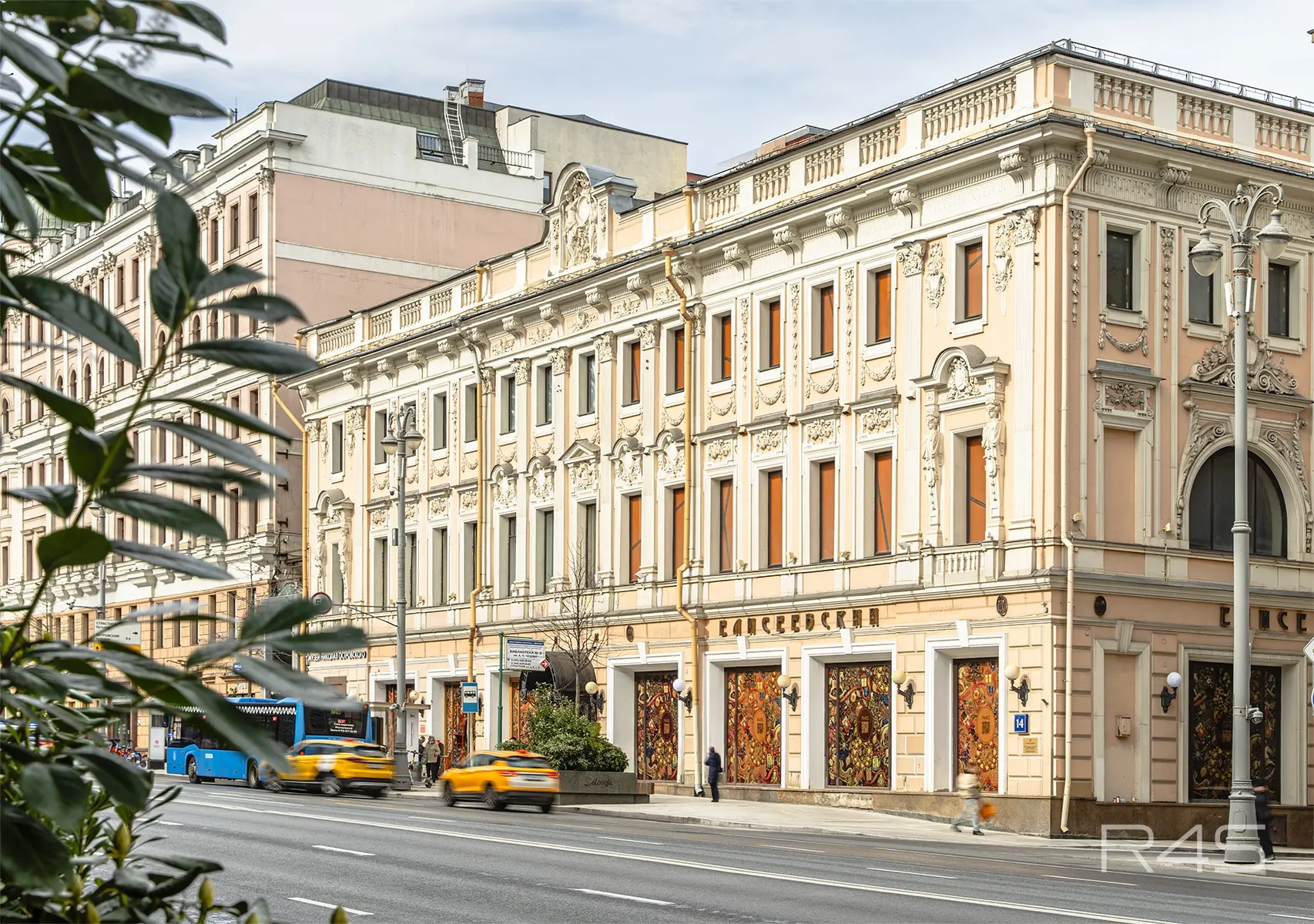 Продажа торгового помещения площадью 1703.6 м2 в Москве: Тверская, 14 R4S | Realty4Sale