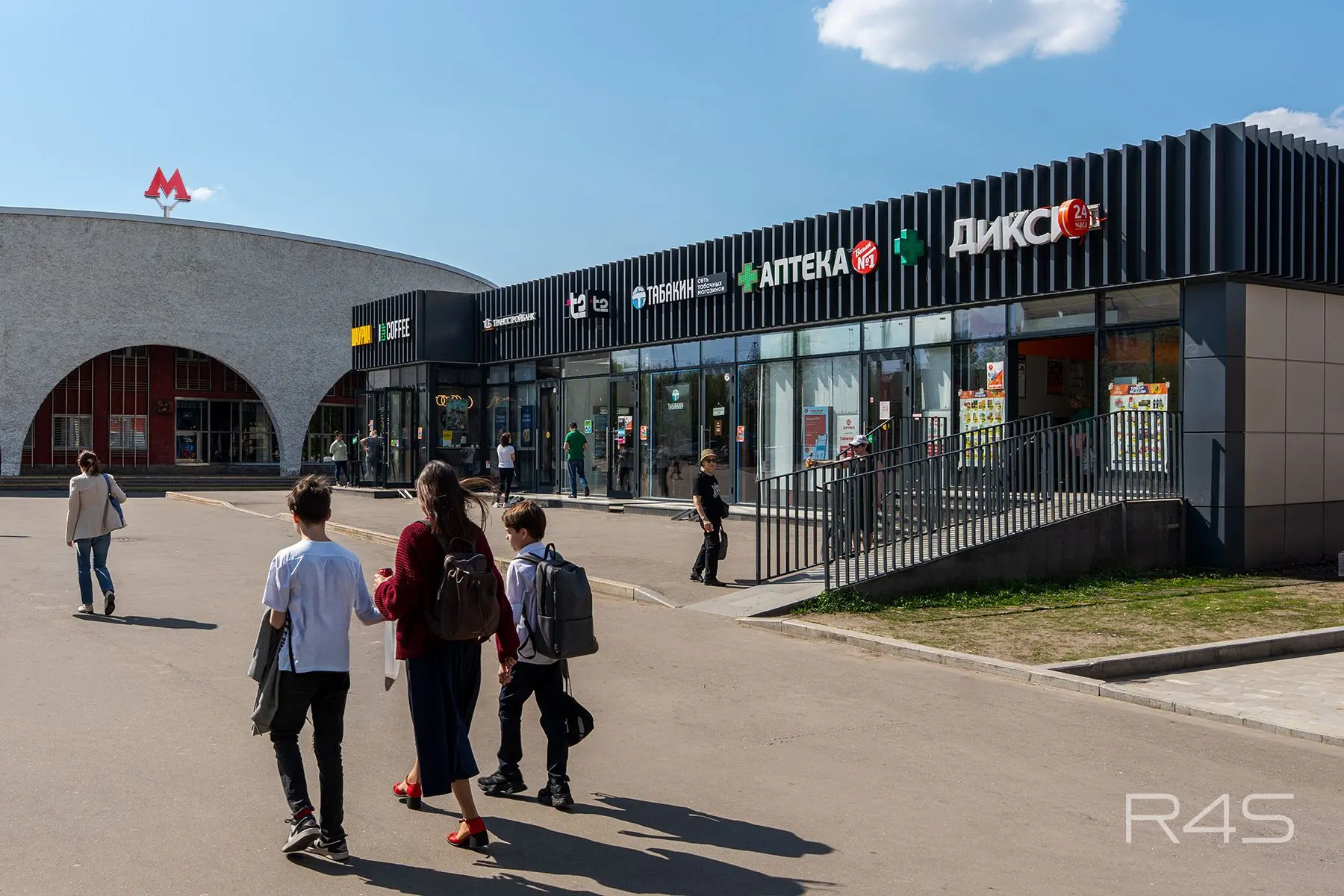 Аренда торговых помещений площадью 17.5 - 20.4 м2 в Москве: Шипиловский проезд, 39к3 R4S | Realty4Sale